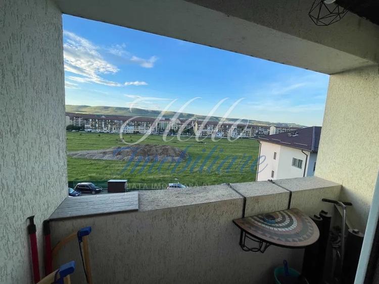 Apartament cu 3 camere semidecomandat în Florești