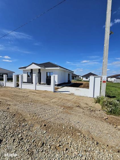 Casă cu 4 camere cu Teren 500 Mp în Central