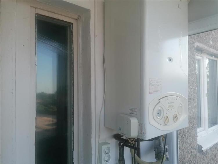 Apartament cu 3 camere decomandat în Lipovei