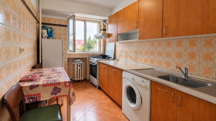 Apartament cu 3 camere decomandat, mobilat în Iancului