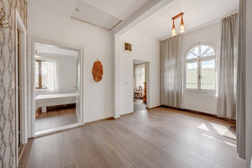 Casă cu 3 camere cu Teren 945 Mp în Sud