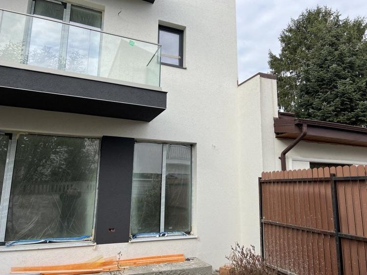 Duplex cu 5 camere cu Canalizare în Bucureștii Noi