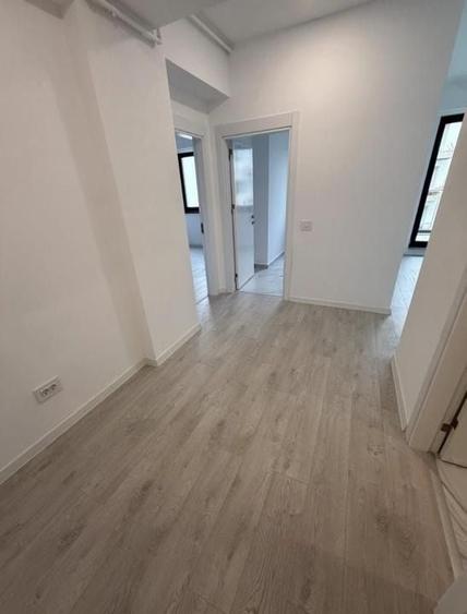 Apartament cu 2 camere decomandat în Drumul Taberei