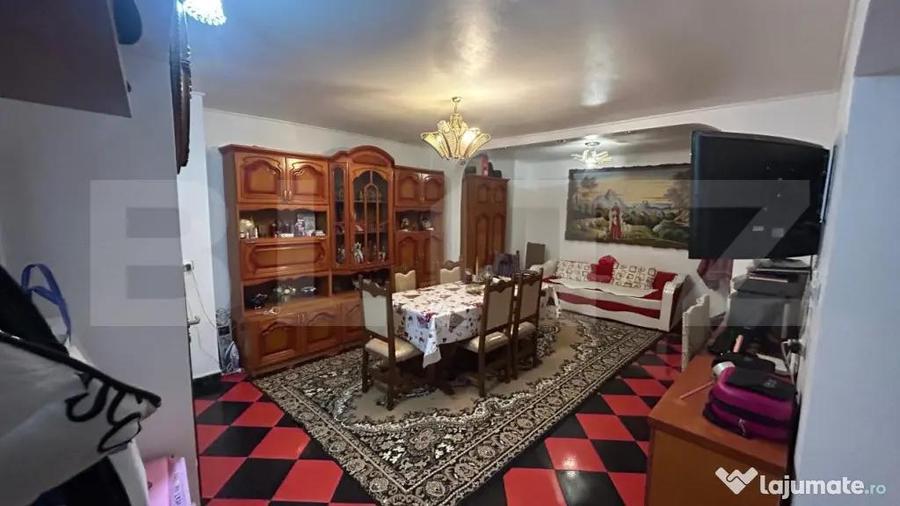 Spațiu comercial, de 300 mp, în Central