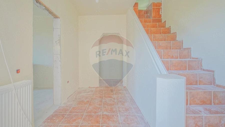 Casa cu poten?ial in Centrul Civic Bra?ov | 4 camere - 13