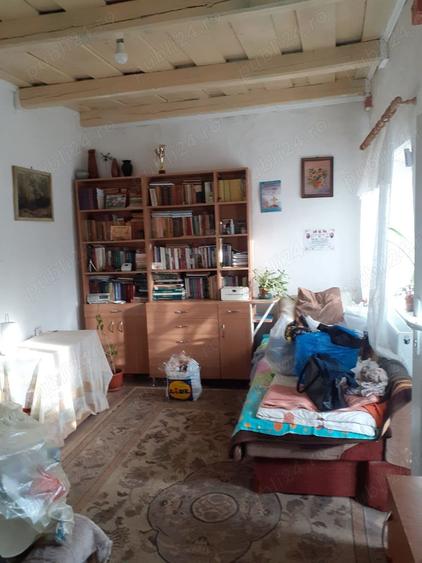 Casă cu 3 camere în Cătina