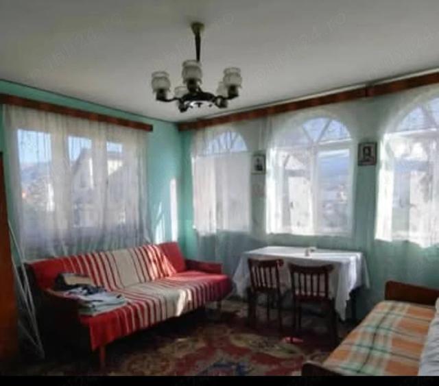 Casă cu 3 camere cu Teren 300 Mp în Central