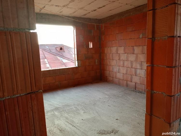 Casă cu 4 camere cu Teren 1200 Mp în Corabia