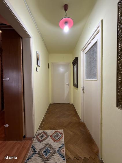 Apartament cu 4 camere decomandat, mobilat în Circumvalațiunii