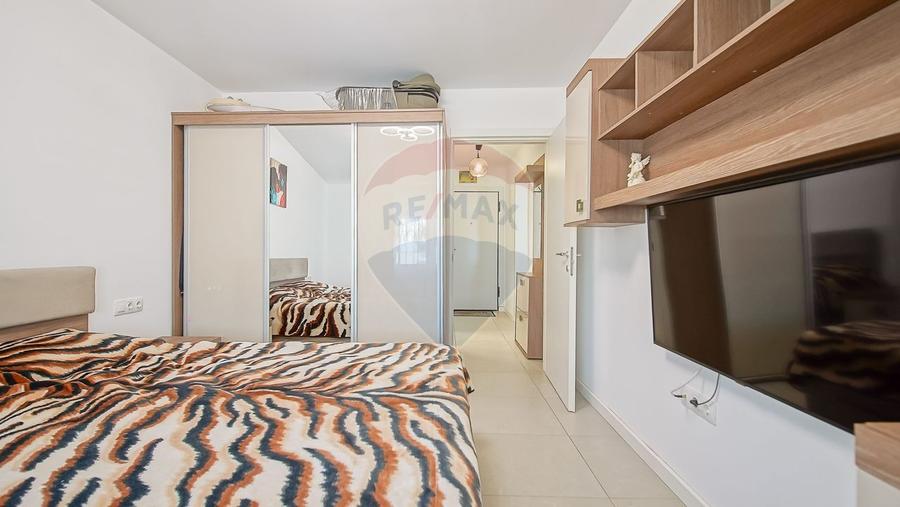 Apartament cu 3 camere decomandat, mobilat în Tractorul