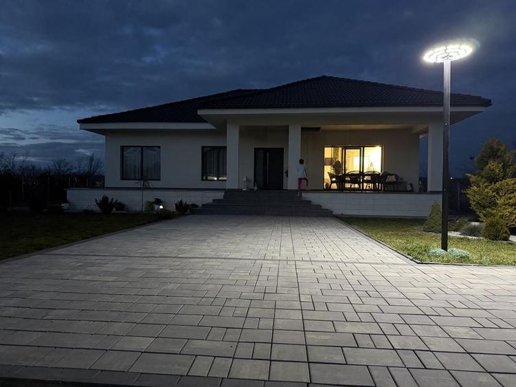 Casă cu 3 camere în Central
