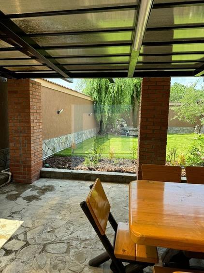 Casă individuală cu 6 camere cu Canalizare în Crevedia