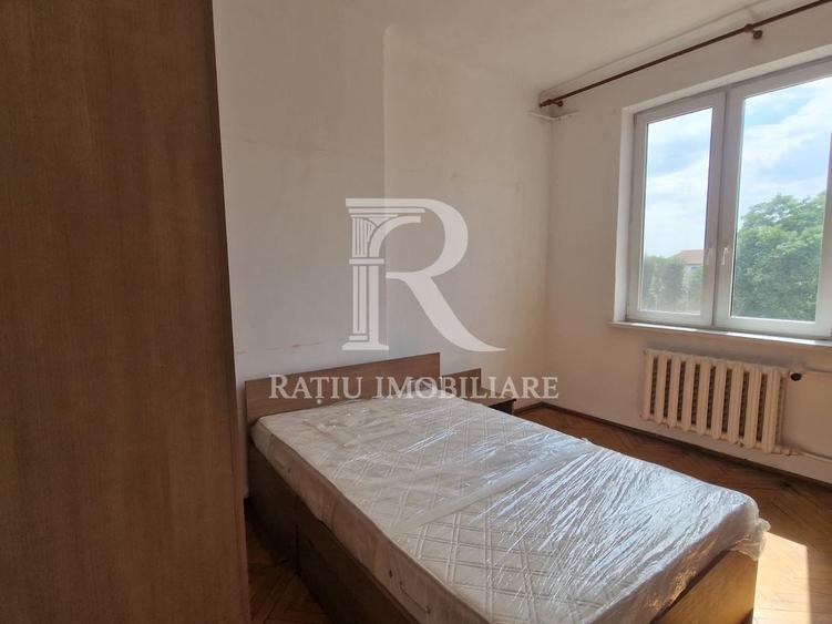 Apartament cu 3 camere decomandat în Rogerius