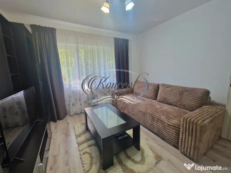 Apartament cu 3 camere decomandat în Plopilor