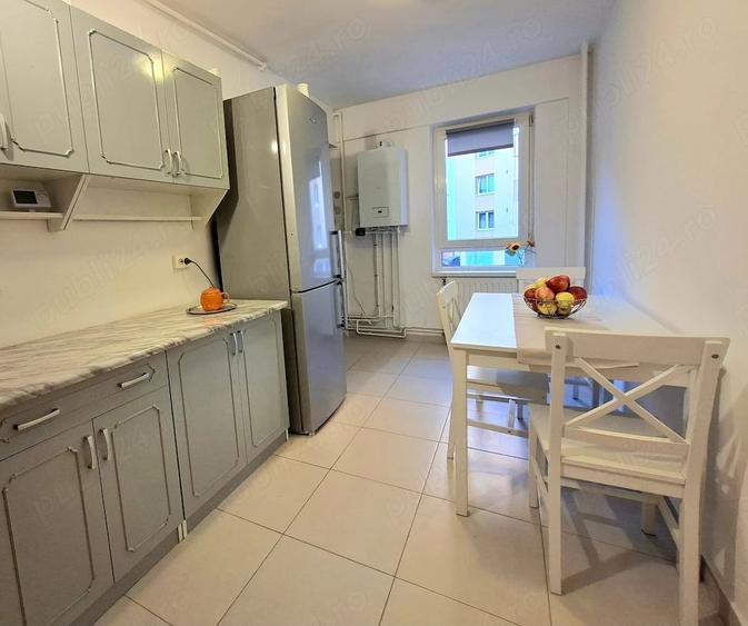 Apartament cu 3 camere decomandat în Tudor