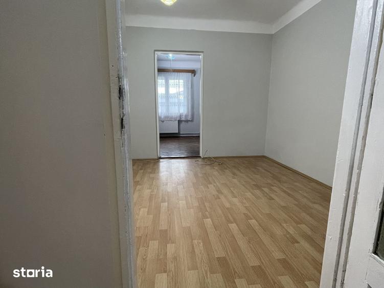 Casă cu 4 camere cu Teren 197 Mp în Central