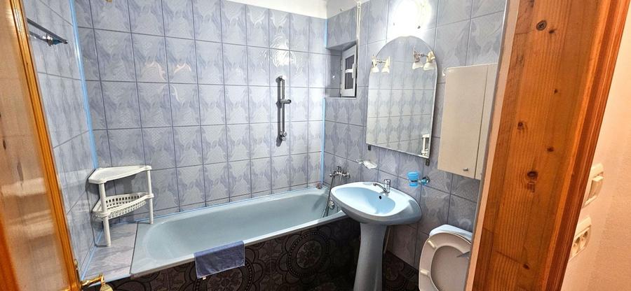 Apartament cu 3 camere decomandat, mobilat în Crângași