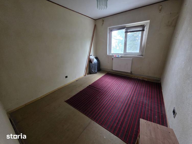 Apartament cu 3 camere decomandat în Dorobanți