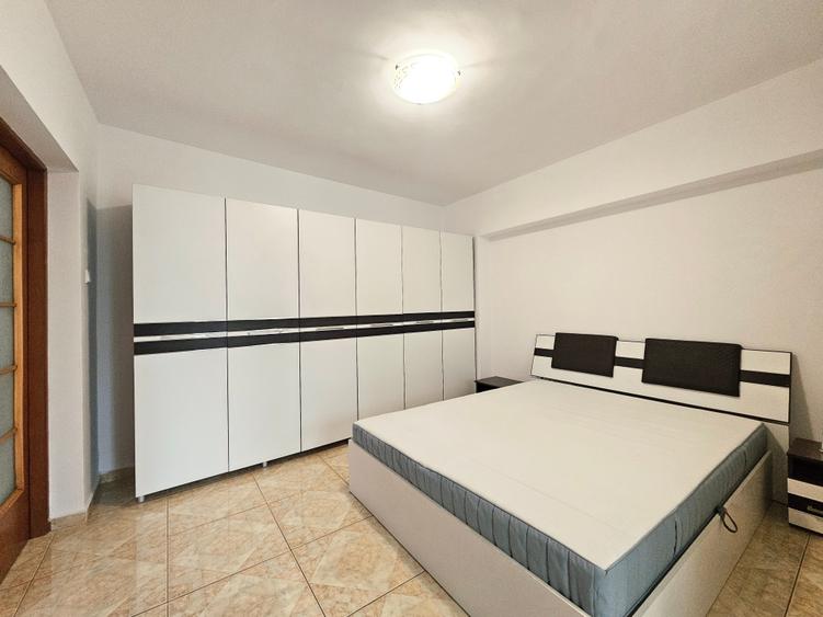 Apartament cu 3 camere decomandat, mobilat în Splaiul Unirii