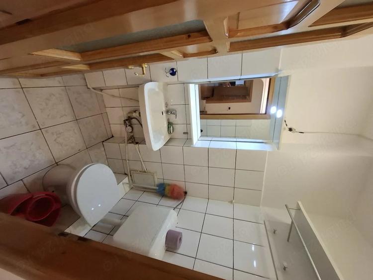 Vand apartament 3 camere confort 1 semidecomandat Bloc de 4etaje, etajul 1 - 4