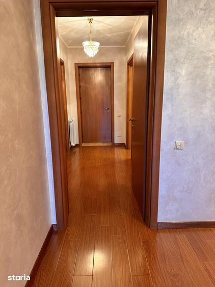 Casă cu 10 camere cu Teren 600 Mp în Eforie