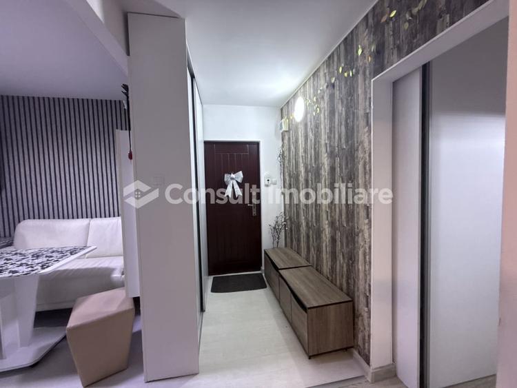 Apartament cu 3 camere decomandat în Între Lacuri