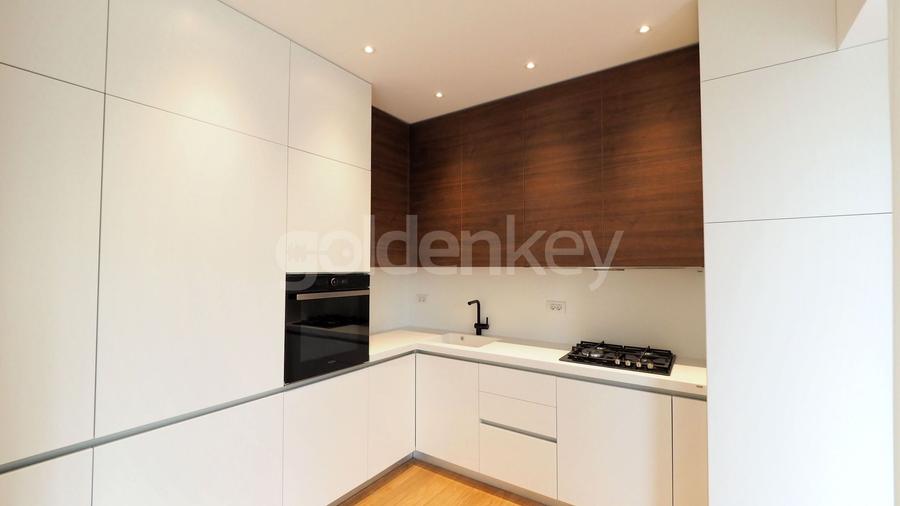 Apartament cu 4 camere decomandat, mobilat în Herăstrău