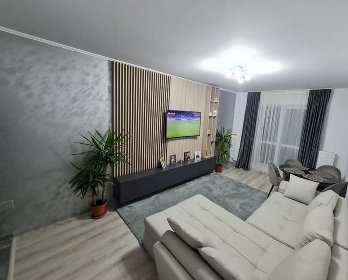 Apartament cu 3 camere decomandat în Dobroești