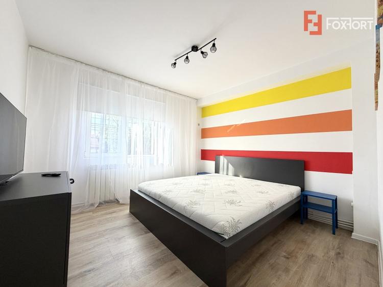 Apartament cu 3 camere decomandat, mobilat în Aradului
