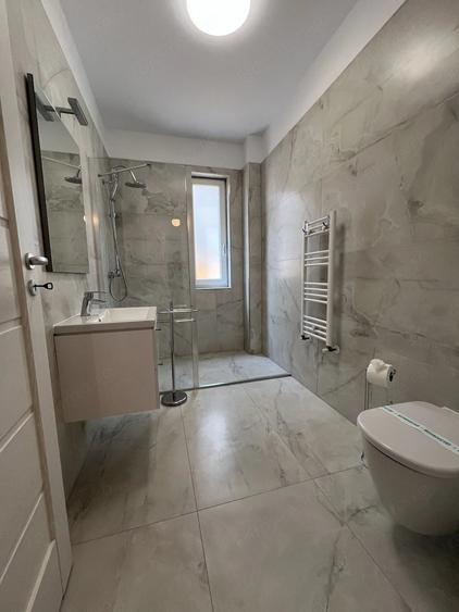 Nou. Piscina. Bucatarie separata. Mobilat si utilat LUX. Braytim - asfalt. - 11