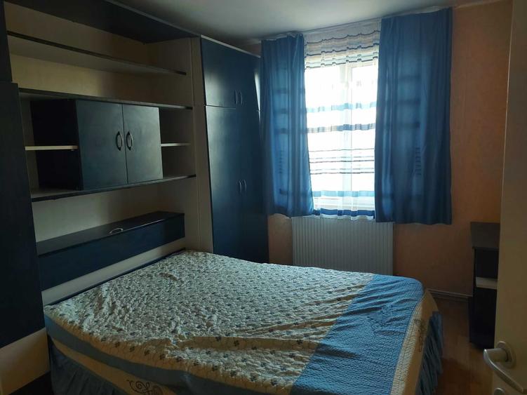 Apartament cu 3 camere semidecomandat în Crângași