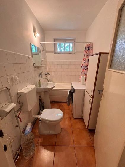 Apartament cu 2 camere nedecomandat în Bucșinescu