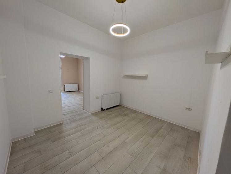 Spațiu comercial, de 40 mp, în Central