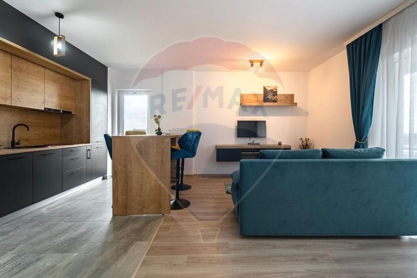 Apartament cu 2 camere semidecomandat, mobilat în Blumăna