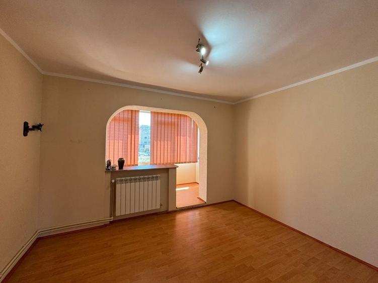 Apartament cu 2 camere decomandat în UTA
