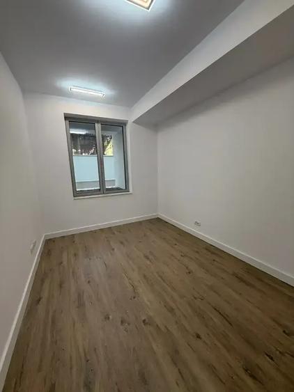 Apartament cu 3 camere semidecomandat în Armeneasca