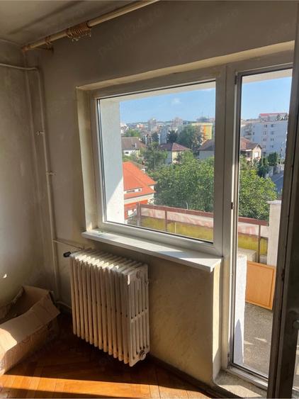Apartament cu 3 camere decomandat în Zorilor