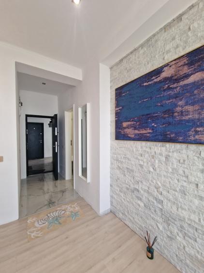 Apartament cu 2 camere semidecomandat, mobilat în Nord