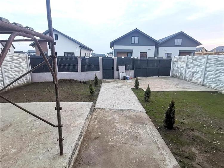 Casă individuală cu 3 camere cu Teren 320 Mp în Central