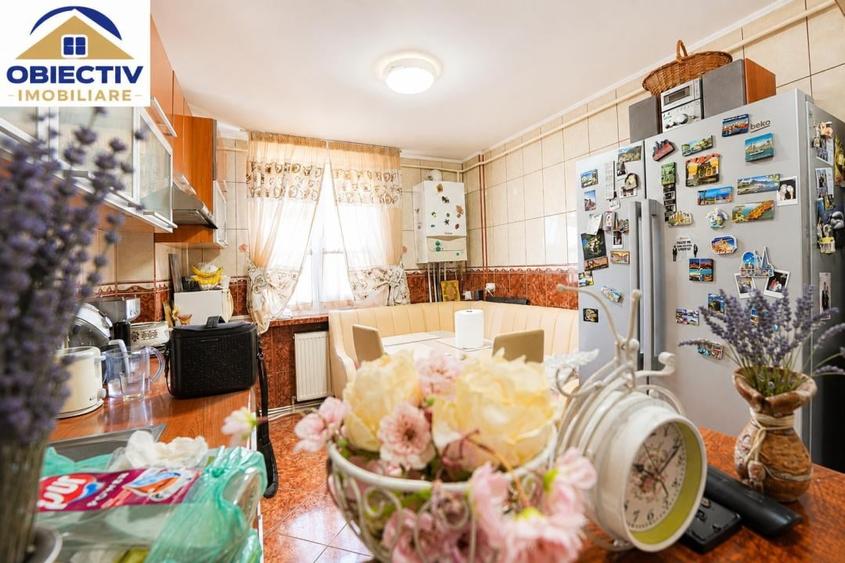 Apartament cu 3 camere decomandat în Mărăței