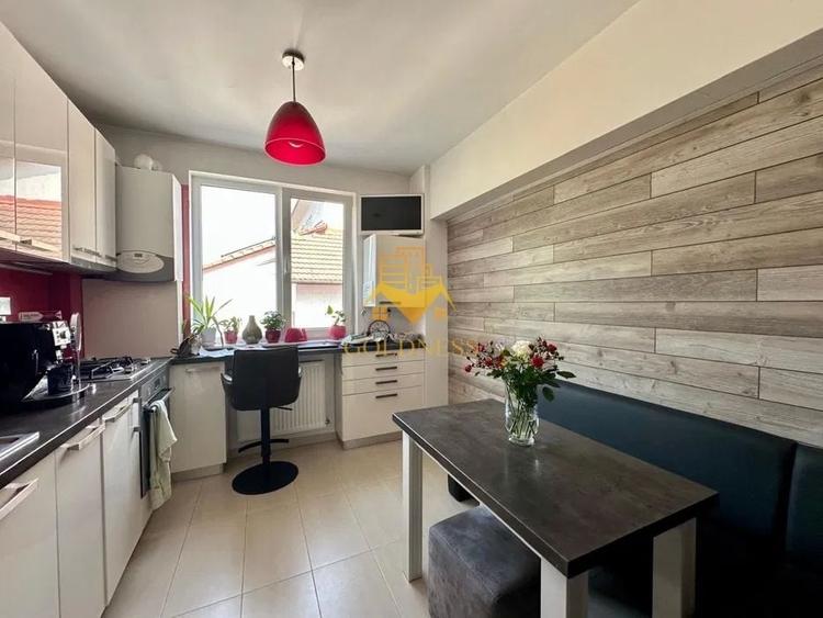 Apartament cu 3 camere decomandat în Central