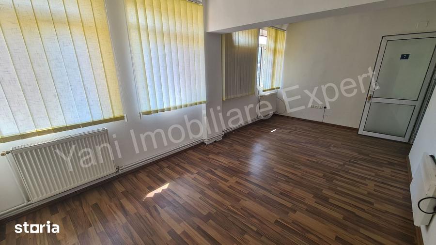 Spațiu comercial, de 19 mp, în Central