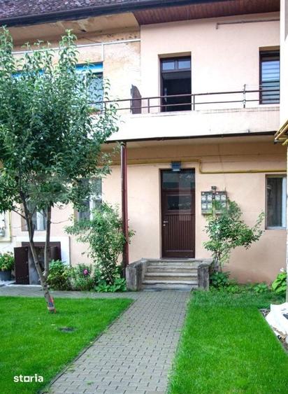 Apartament cu 2 camere decomandat în Schei
