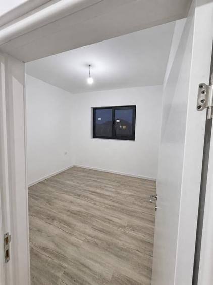 Casă individuală cu 4 camere cu Teren 350 Mp în Vidra