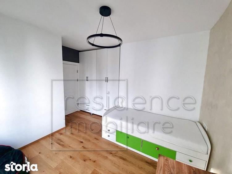 Apartament cu 4 camere semidecomandat, mobilat în Europa