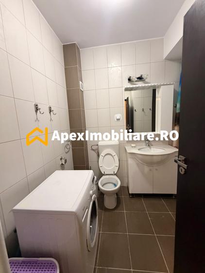 Apartament cu 3 camere semidecomandat, mobilat în Moșilor