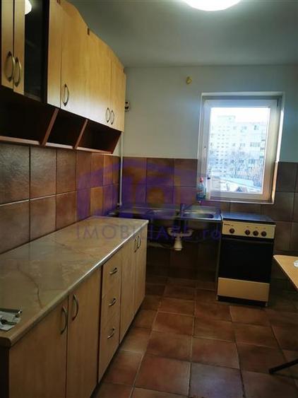 Apartament cu 2 camere semidecomandat în Crângași