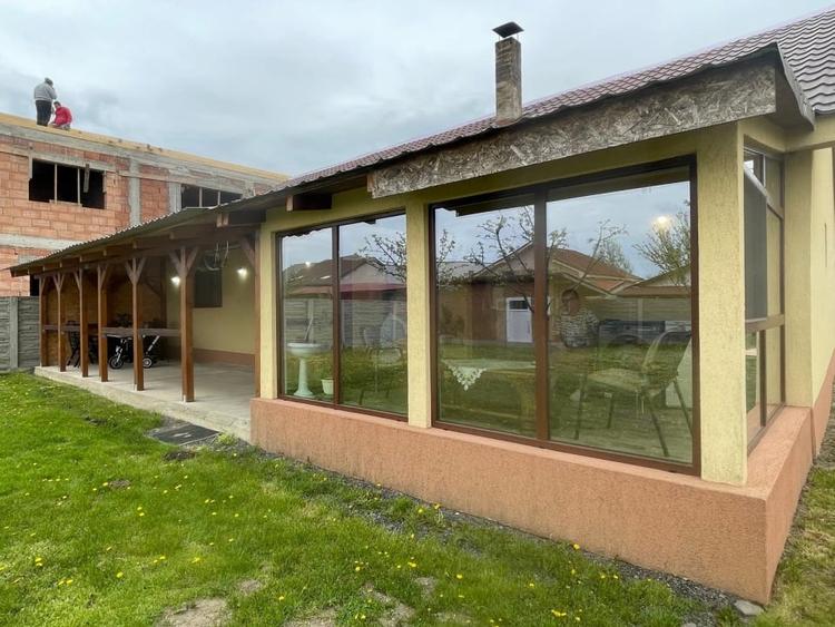 Casă individuală cu 3 camere cu Canalizare în Moșnița Nouă