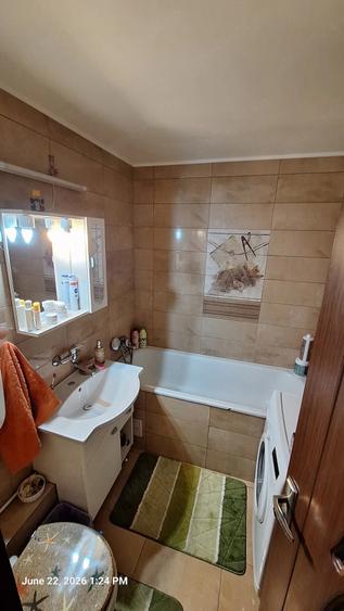 Apartament cu 2 camere decomandat în Teiul Doamnei