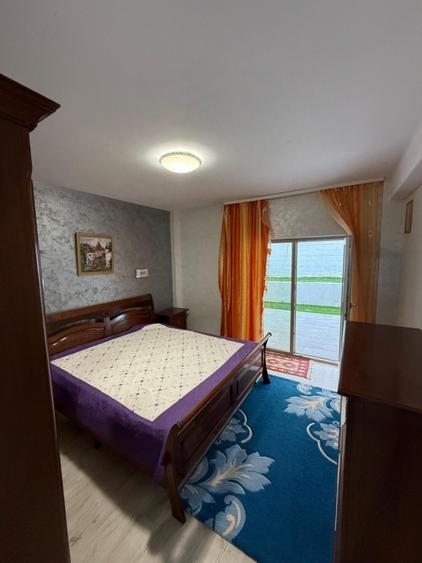 Apartament cu 3 camere semidecomandat, mobilat în Valea Lupului